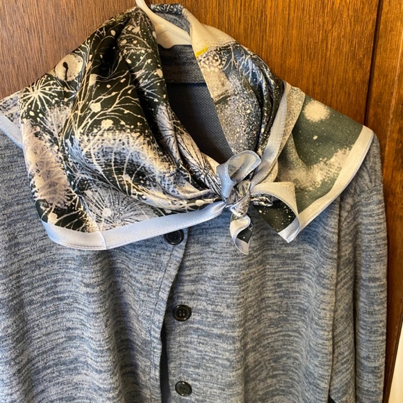 Silk scarf - Picture 11 of 15